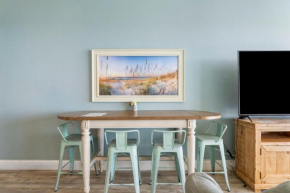 Laketown Wharf #1306 by Nautical Properties